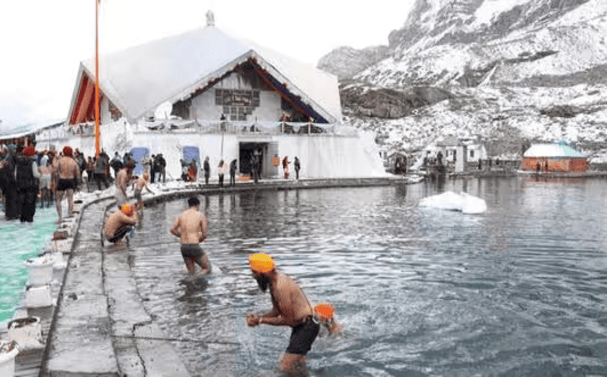 Hemkund-Sahib--one-of-the-most-revered-shrines-of-_1693219354987