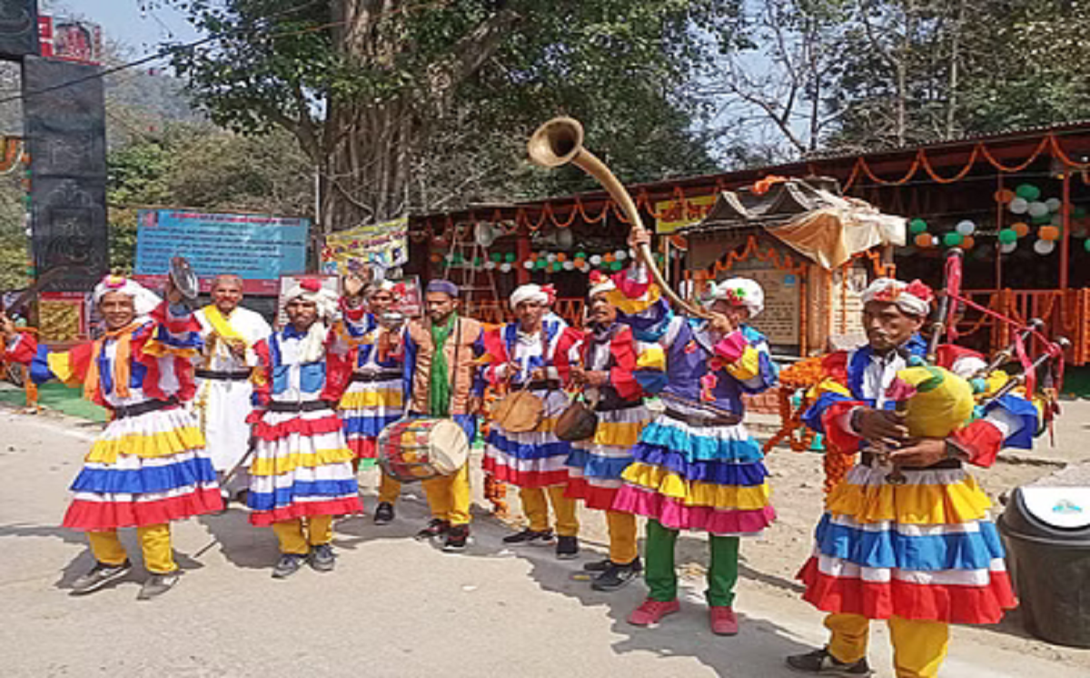 artists-performing-cholia-dance_1647772457